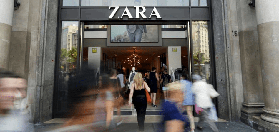 A 3.000 millones del líder: Primark y Decathlon ensanchan su distancia con Inditex en España Tienda de Zara en Paseo de Gracia